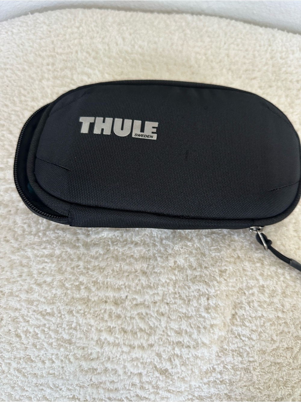 Thule Black Travel Electronics Pouch